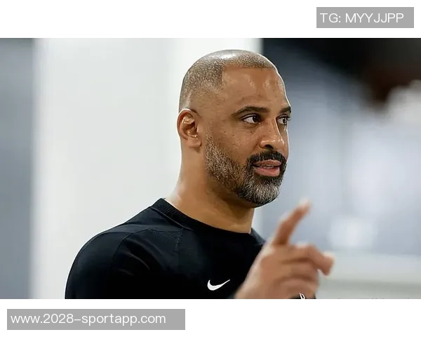 乌度卡称赞戴维森在场上决策能力期待他在球队的表现