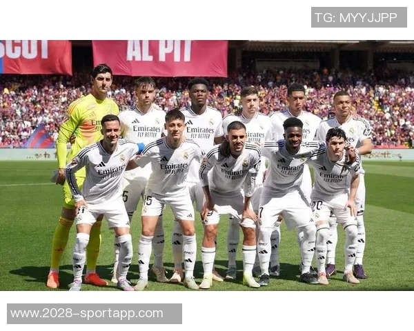 姆巴佩荣获欧洲金靴奖贝林厄姆晒全队合影祝贺兄弟荣耀时刻