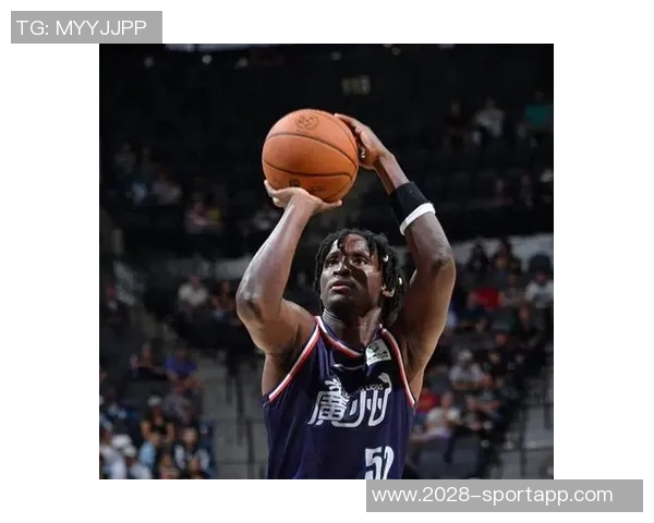 小佩顿强调年轻球员的重要性以减轻老将压力并提升球队整体实力