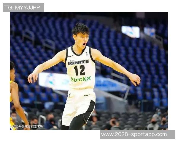 曾凡博亮相澳门布鲁克林篮网全队正式抵达开启新征程