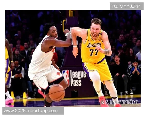 詹姆斯称赞东契奇身体状态出色有助于赛后恢复表现提升