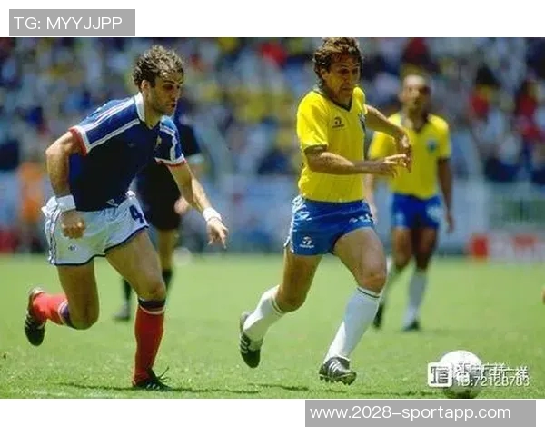 卡拉格怒批鲁梅尼格对沃尔特马德的不尊重行为令人震惊支持强烈反击