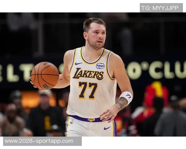 詹姆斯与东契奇上赛季联手出战23场比赛共同取得15胜8负佳绩