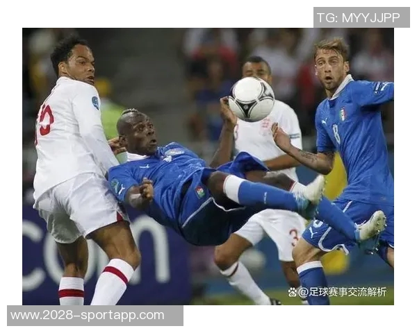 英格兰队今日训练迎来U20小将莱西塞缪尔坎贝尔强势加盟